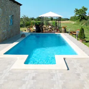 https://haus-pinezici-150s.pula-hotels.org