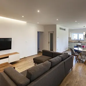 https://m-a-valbandon-fazana.pula-hotels.org